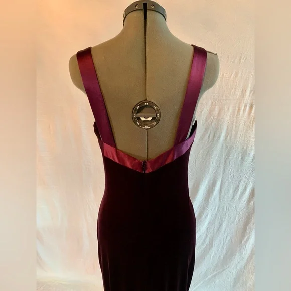 Vintage - David Meister Velvet Burgundy Formal Dress. Size 8 - Picture 4 of 7